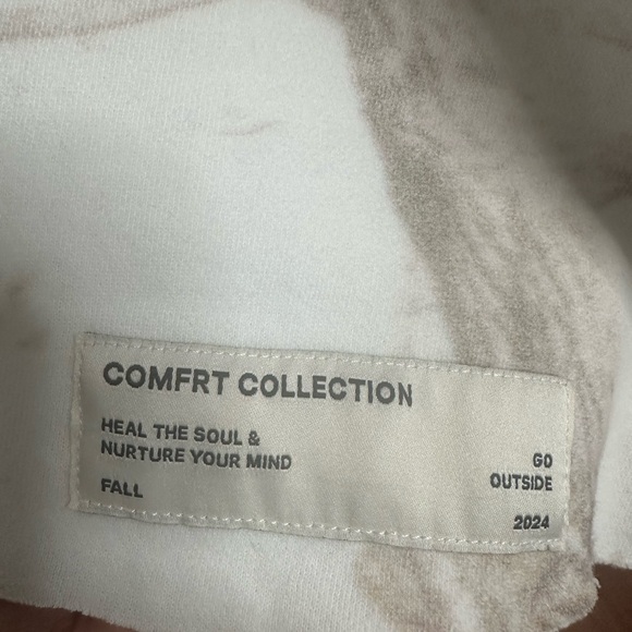 Comfrt Cream Graphic Sweatshirt XL - Picture 4 of 6